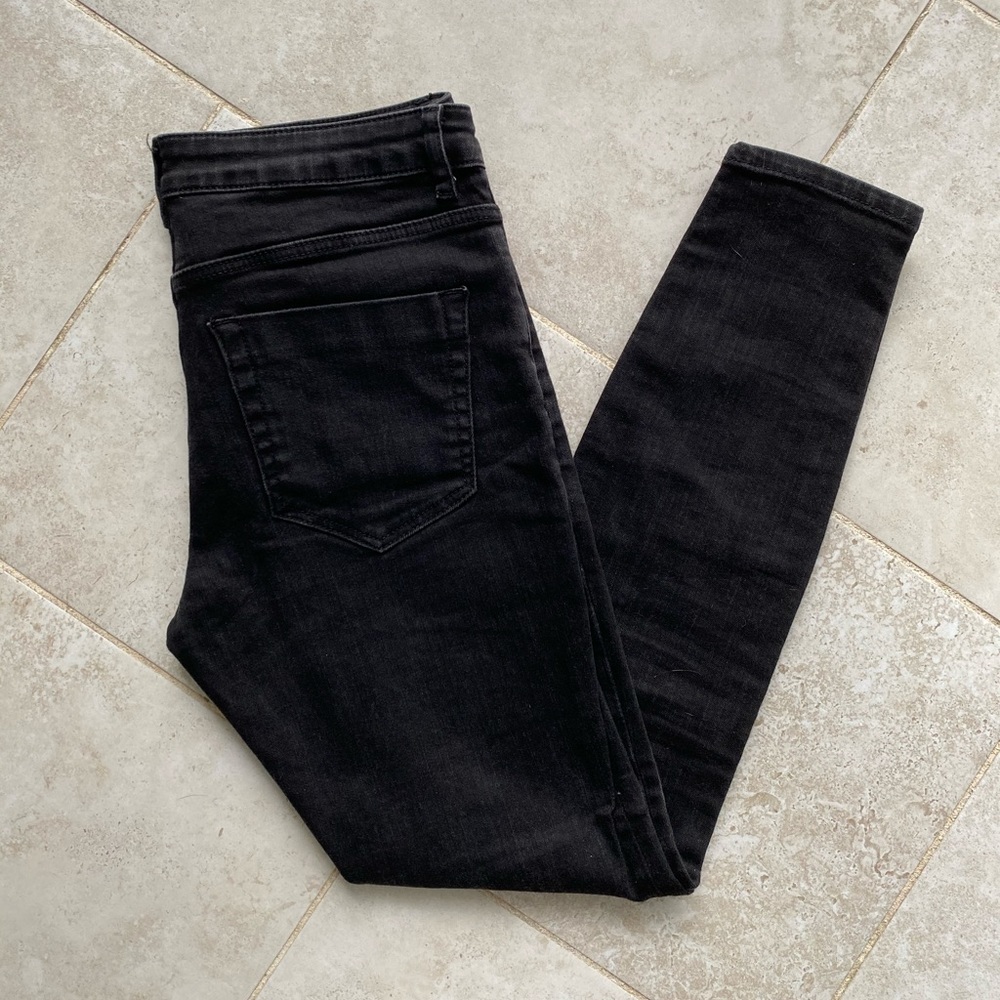 Skinny black jeans